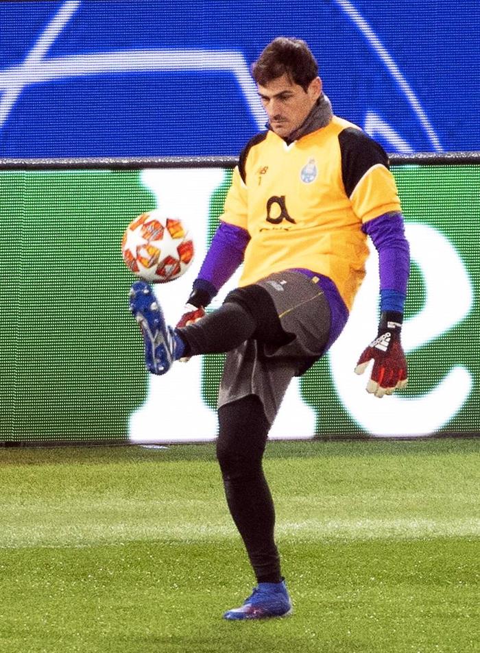Iker Casillas: "¿Volver a la Selección? Luis Enrique apuesta por otros pero la ilusión está ahí" Iker Casillas: "¿Volver a la Selección? Luis Enrique apuesta por otros pero la ilusión está ahí"