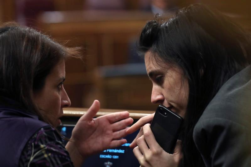 Lastra y Montero hablan por teléfono y se emplazan a continuar con las conversaciones Lastra y Montero hablan por teléfono y se emplazan a continuar con las conversaciones