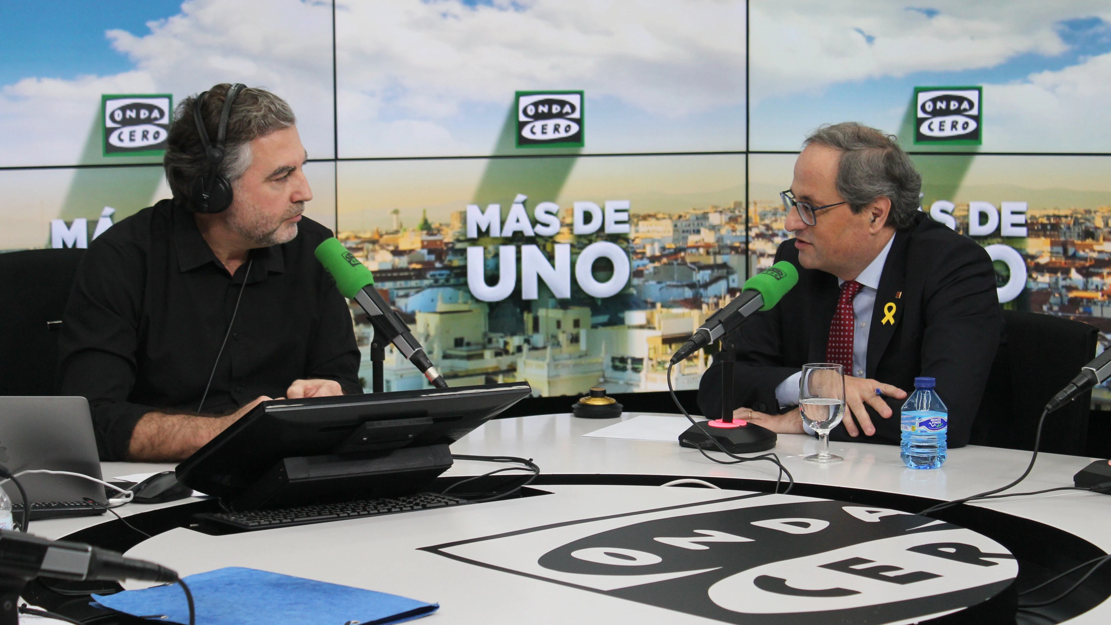 Carlos Alsina durante la entrevista a Quim Torra