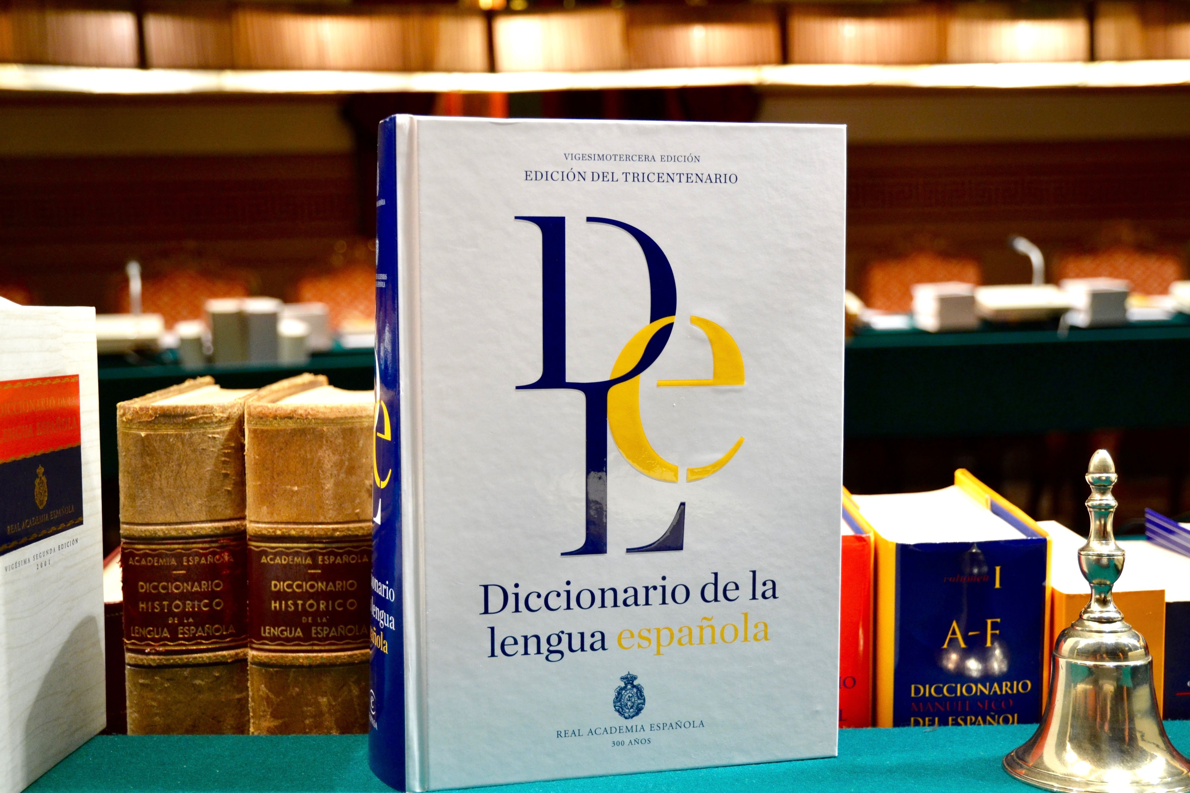 Luis Mateo Díez: "La Constitución es un texto gramaticalmente impecable" Luis Mateo Díez: "La Constitución es un texto gramaticalmente impecable"