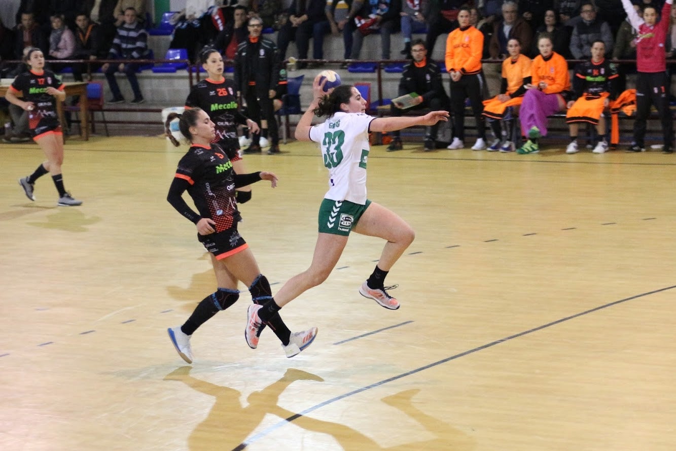 "Tras la derrota ante Rocasa hemos reflexionado y estamos preparadas para sumar el sábado los dos puntos" "Tras la derrota ante Rocasa hemos reflexionado y estamos preparadas para sumar el sábado los dos puntos"