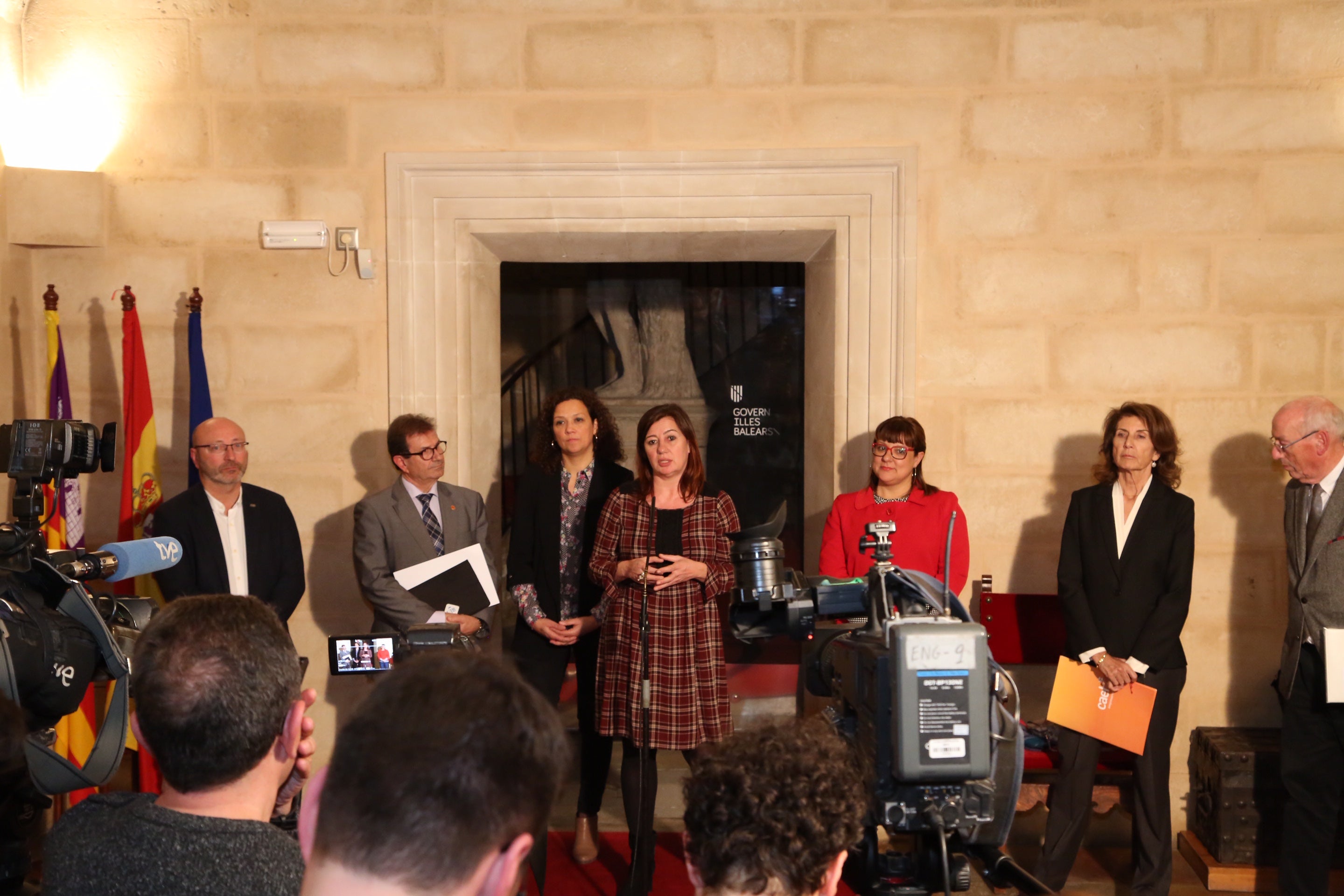 El Consejo de Ministros aprueba este viernes un REB descafeinado y a medio gas El Consejo de Ministros aprueba este viernes un REB descafeinado y a medio gas