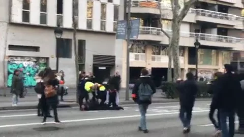 Primer detenido en la manifestación de los independentistas en Barcelona Primer detenido en la manifestación de los independentistas en Barcelona