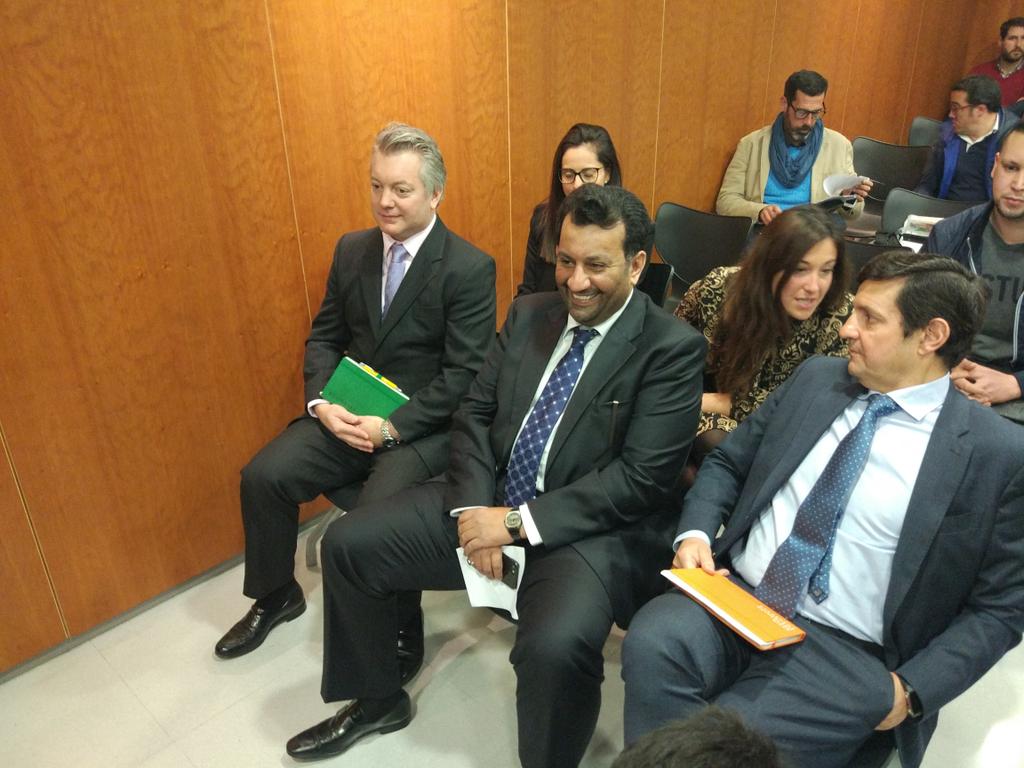 El jeque Al-Thani tendrá que compartir la propiedad del Málaga con BlueBay El jeque Al-Thani tendrá que compartir la propiedad del Málaga con BlueBay