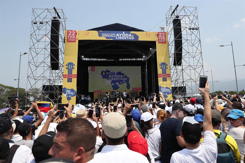 Decenas de artistas internacionales cantan en Colombia por la ayuda humanitaria para Venezuela Decenas de artistas internacionales cantan en Colombia por la ayuda humanitaria para Venezuela
