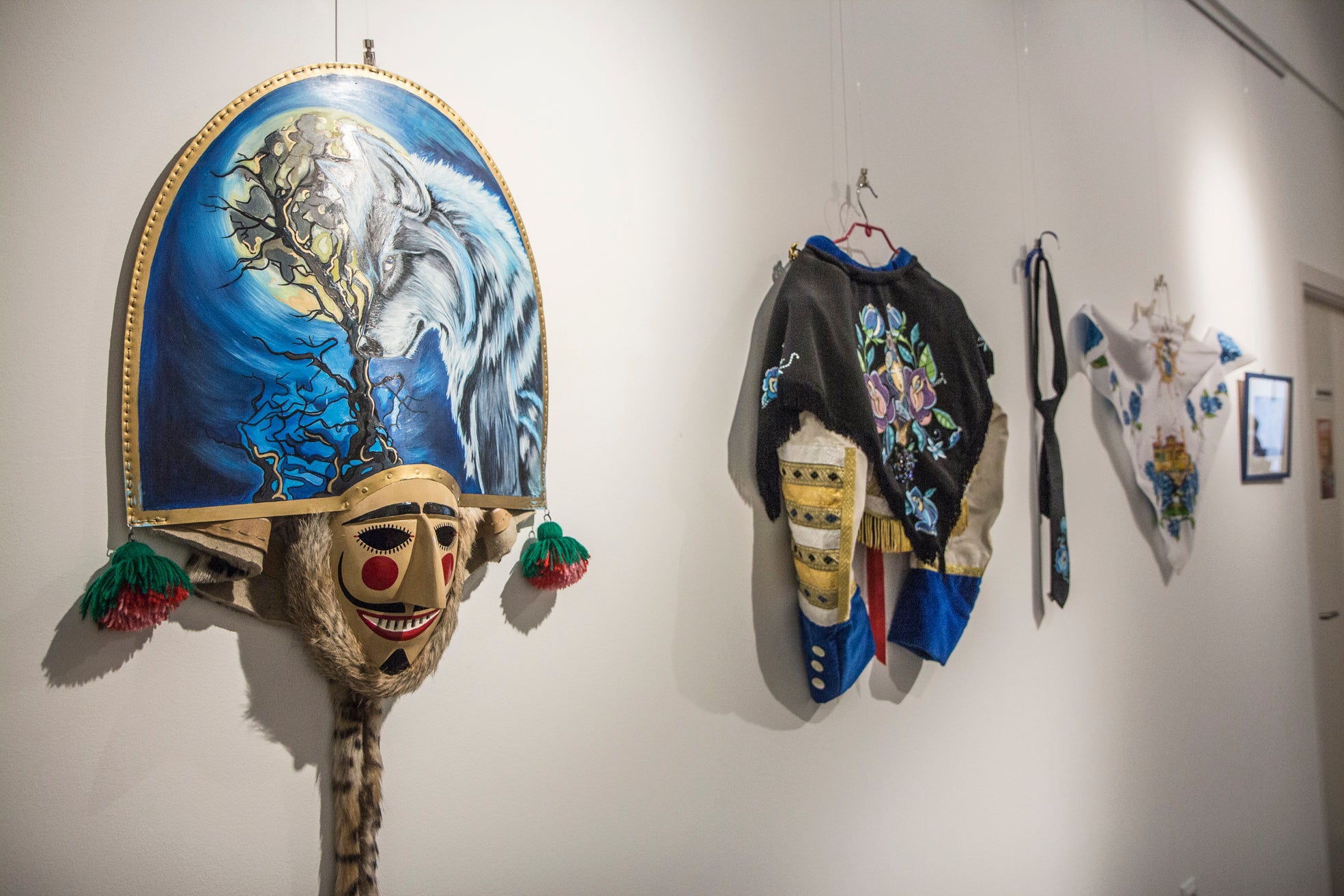 “Entroido é todo” de Aurora López na Sala de Exposicións de Verín “Entroido é todo” de Aurora López na Sala de Exposicións de Verín