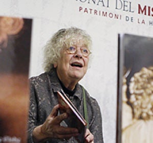 Gudie Lawaetz en una visita a Elche Gudie Lawaetz en una visita a Elche