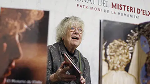 Gudie Lawaetz en una visita a Elche Gudie Lawaetz en una visita a Elche