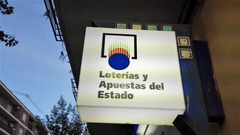 Letrero de una administraci&oacute;n de loter&iacute;a de Elche.