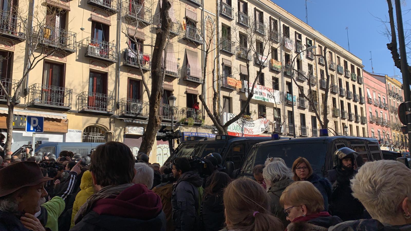 La comisión judicial completa los cuatro desahucios en Argumosa 11 La comisión judicial completa los cuatro desahucios en Argumosa 11