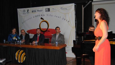 El festival contempla actuacions i a m&eacute;s tamb&eacute; formaci&oacute; per a joves cantants. 