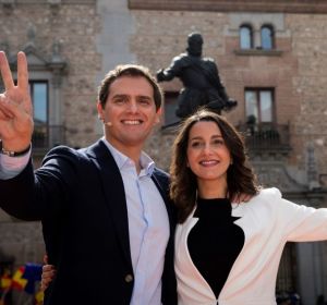 Noticias fin de semana (23-02-19) Inés Arrimadas anuncia su candidatura a las primarias de Ciudadanos por Barcelona para las generales del 28A Noticias fin de semana (23-02-19) Inés Arrimadas anuncia su candidatura a las primarias de Ciudadanos por Barcelona para las generales del 28A