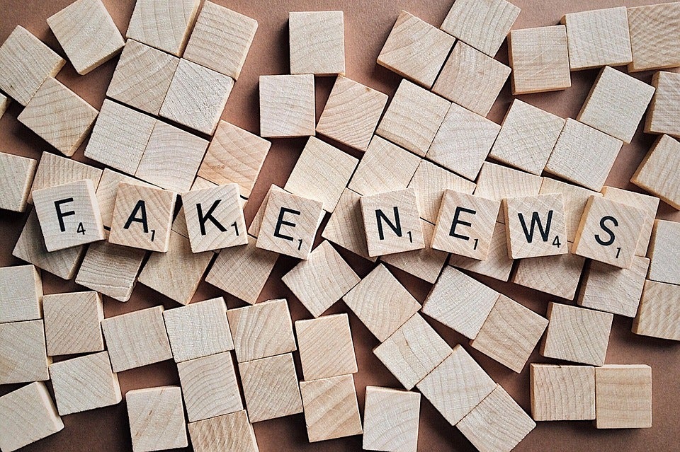 Personas físicas: "En el siglo X ya se hacían 'fake news'" Personas físicas: "En el siglo X ya se hacían 'fake news'"