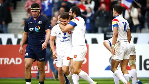Yoann Huget celebra un ensayo ante Escocia en París Yoann Huget celebra un ensayo ante Escocia en París