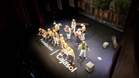 Chirigota: Los de C&aacute;diz Norte, pero norte norte Localidad: Santo&ntilde;a (Cantabria) Autor&iacute;a Letra: Eder Rey Prada y Eloy Manuel Ortiz Cruz Autor&iacute;a M&uacute;sica: Francisco Jos&eacute; Montes Mart&iacute;nez y Eder Rey Prada Direcci&oacute;n: Eloy Manuel Ortiz Cruz Representante Legal: H&eacute;ctor Rey Prada 