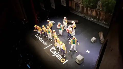 COAC 2019 Cuartos: Chirigota 'Los de Cádiz Norte, pero norte norte' Chirigota: Los de Cádiz Norte, pero norte norte Localidad: Santoña (Cantabria) Autoría Letra: Eder Rey Prada y Eloy Manuel Ortiz Cruz Autoría Música: Francisco José Montes Martínez y Eder Rey Prada Dirección: Eloy Manuel Ortiz Cruz Representante Legal: Héctor Rey Prada