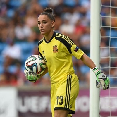 Fútbol y literatura, las pasiones de Sara Serrat Fútbol y literatura, las pasiones de Sara Serrat