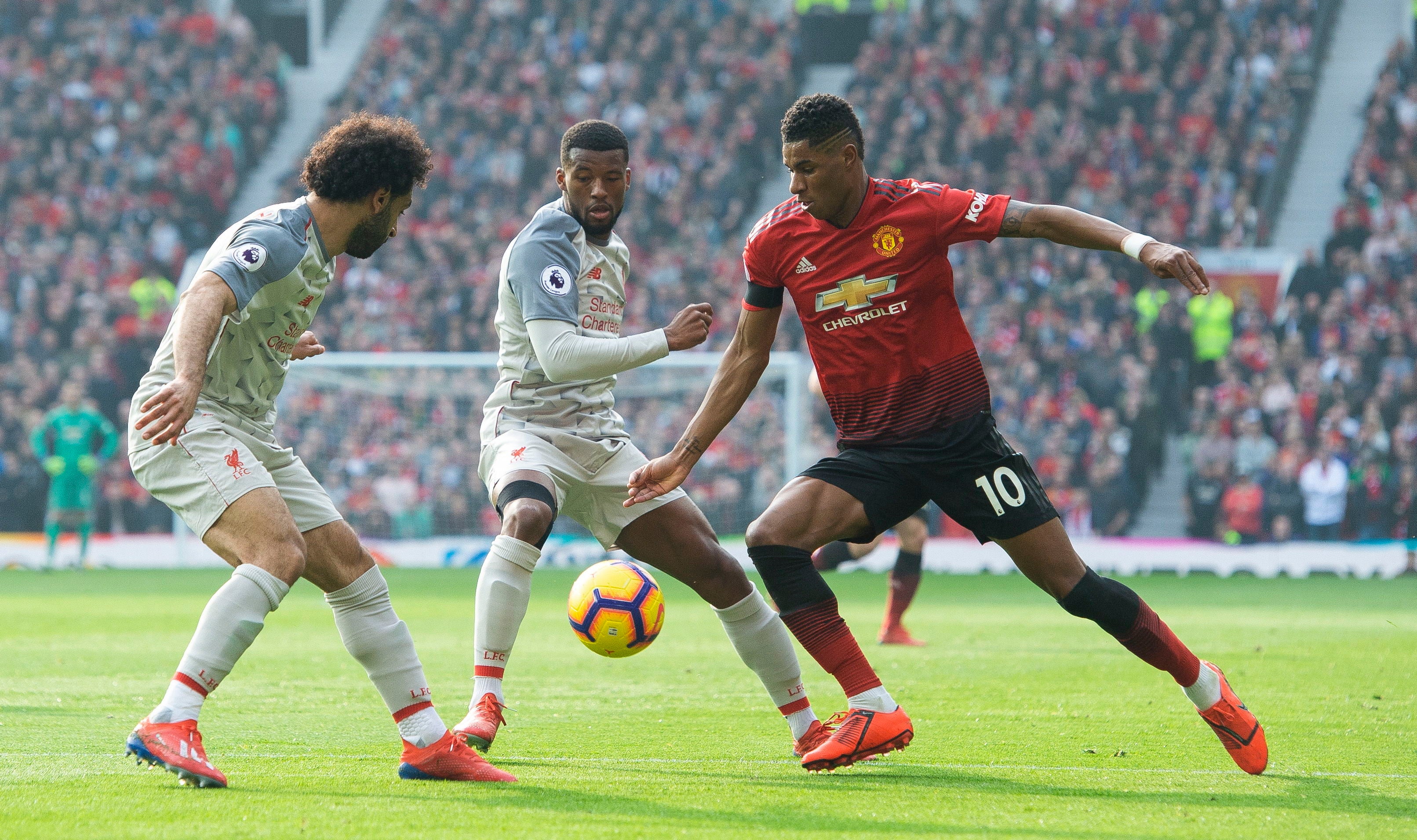 El Liverpool recupera el liderato pese al empate sin goles en Old Trafford ante el United El Liverpool recupera el liderato pese al empate sin goles en Old Trafford ante el United