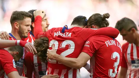 Los jugadores del Atlético celebran el gol de Morata ante el Villarreal Los jugadores del Atlético celebran el gol de Morata ante el Villarreal