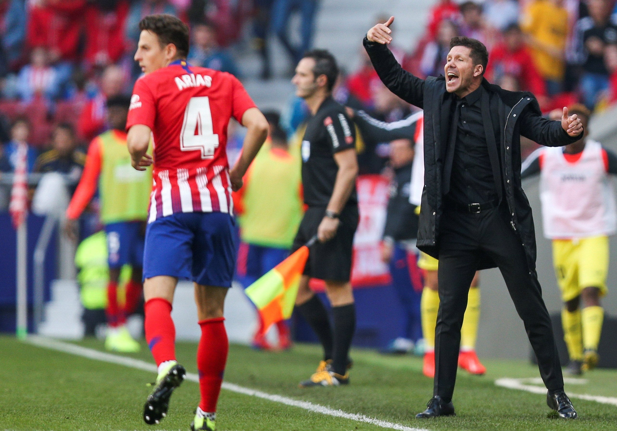 Simeone: "Viendo al Barcelona, más contento estoy de los futbolistas y la temporada que estamos haciendo" Simeone: "Viendo al Barcelona, más contento estoy de los futbolistas y la temporada que estamos haciendo"