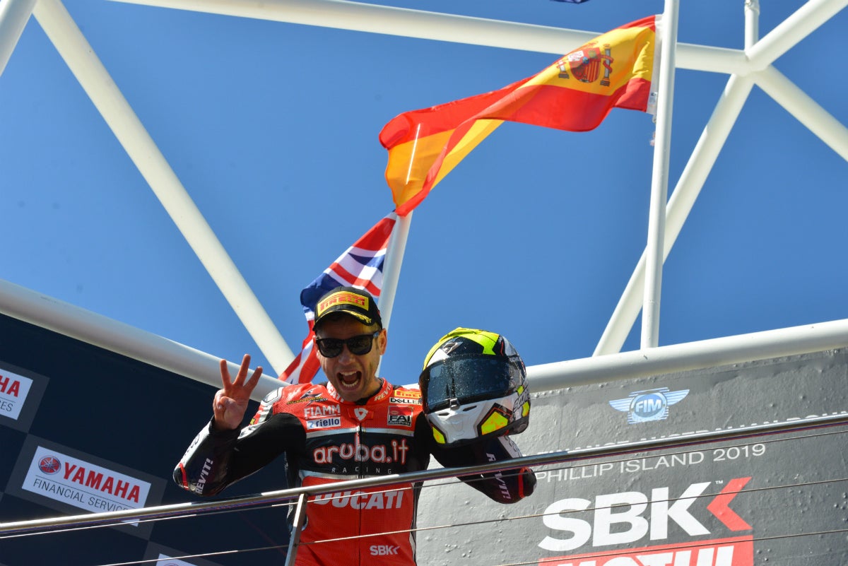 Álvaro Bautista: "Estoy pilotando mejor que nunca, tengo una armonía con la moto bestial" Álvaro Bautista: "Estoy pilotando mejor que nunca, tengo una armonía con la moto bestial"