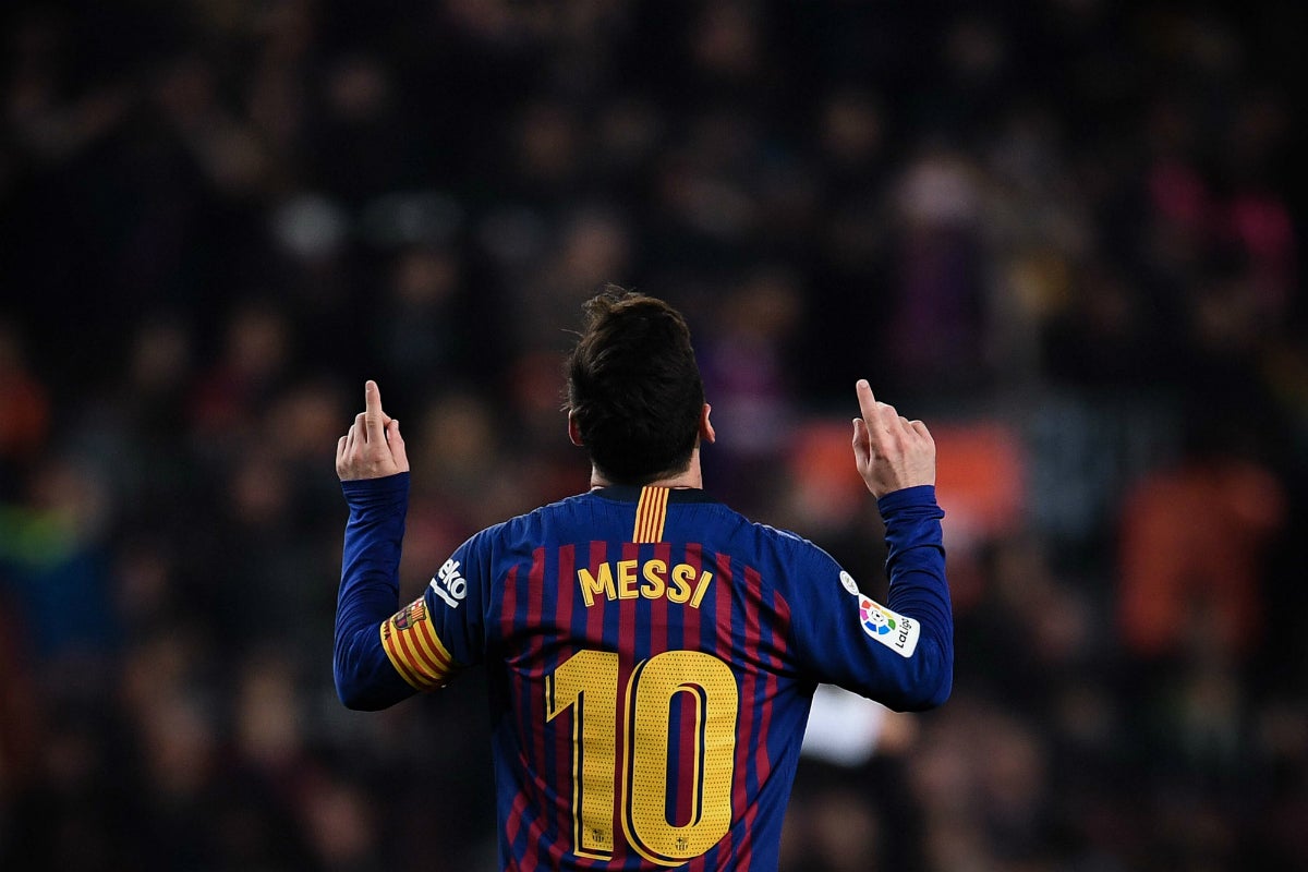 Coutinho y Vidal siguen sin bailar al ritmo de un Barcelona que tiene al mejor Messi para los Clásicos Coutinho y Vidal siguen sin bailar al ritmo de un Barcelona que tiene al mejor Messi para los Clásicos