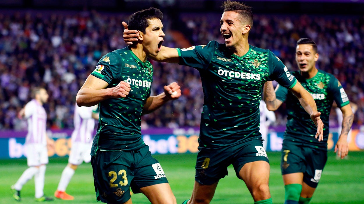 Mandi y Joaquín dan la victoria al Betis ante el Valladolid Mandi y Joaquín dan la victoria al Betis ante el Valladolid