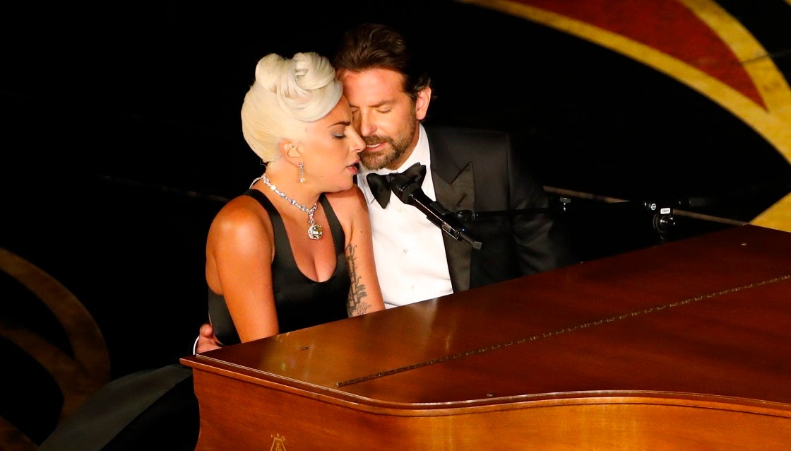 Chispas y complicidad en la actuación de Lady Gaga y Bradley Cooper en los Oscar 2019 Chispas y complicidad en la actuación de Lady Gaga y Bradley Cooper en los Oscar 2019