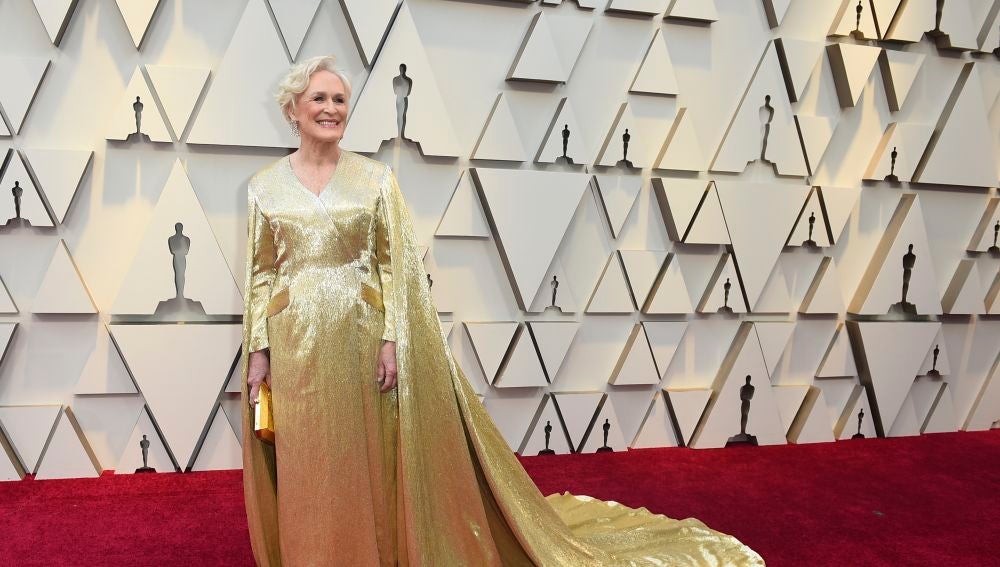 Glenn Close apuesta por el dorado de Carolina Herrera