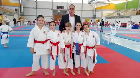 Un oro, dos bronces y tres cuartos puestos para el Chazarra en la segunda jornada de la Liga Autonómica Infantil. KARATE