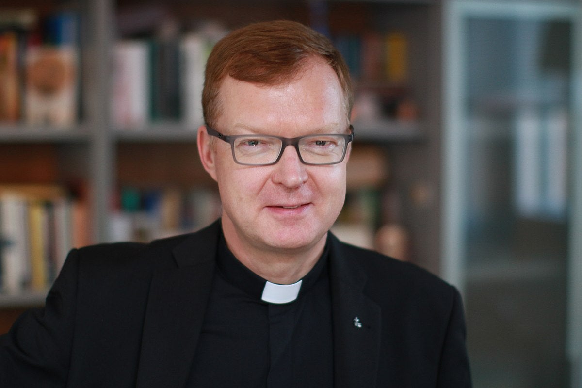 Hans Zollner: "Para acabar con los abusos no hay una solución mágica, tenemos que ir paso a paso" Hans Zollner: "Para acabar con los abusos no hay una solución mágica, tenemos que ir paso a paso"