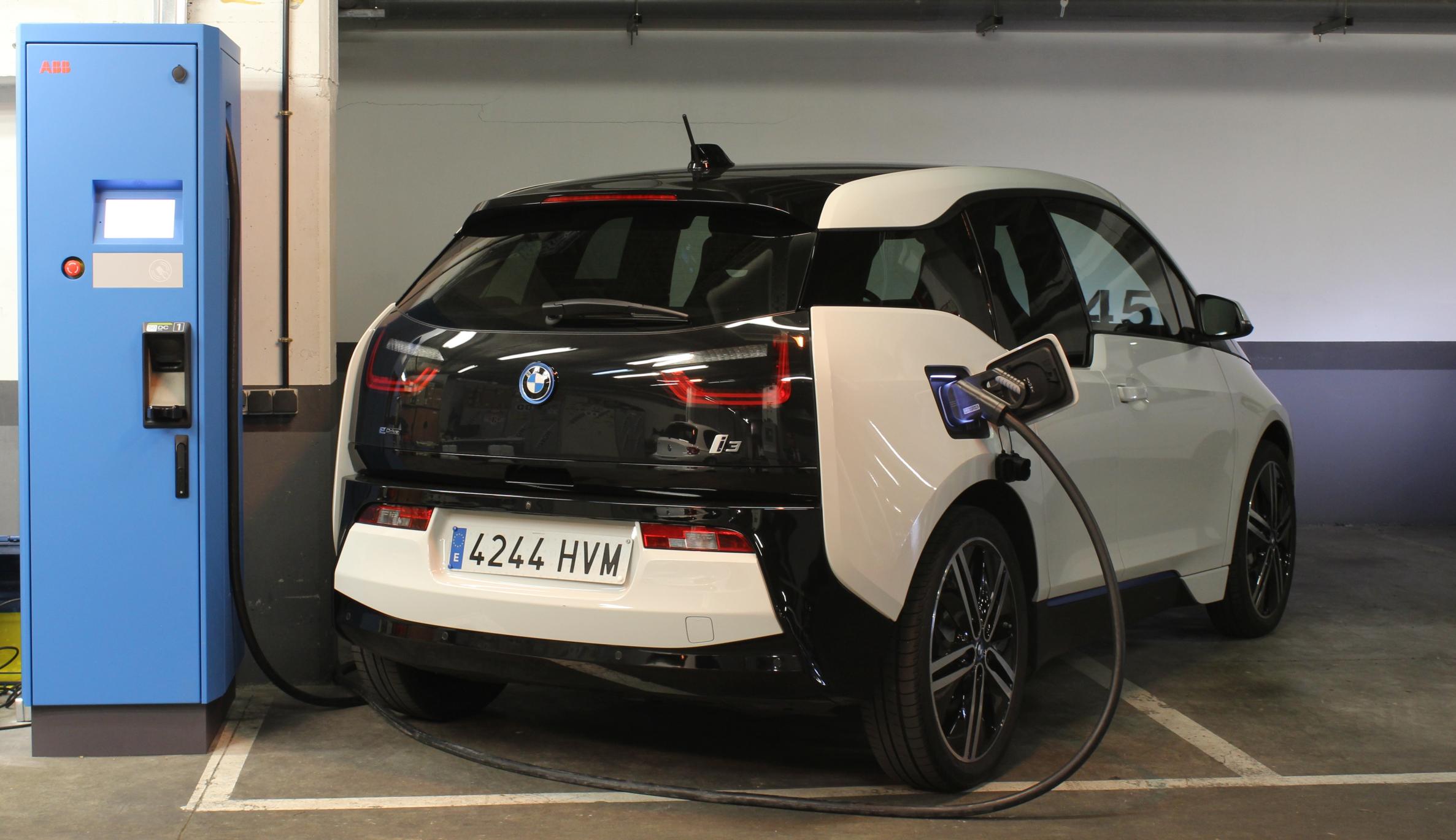 Fronteras del Futuro: Coches sostenibles Fronteras del Futuro: Coches sostenibles