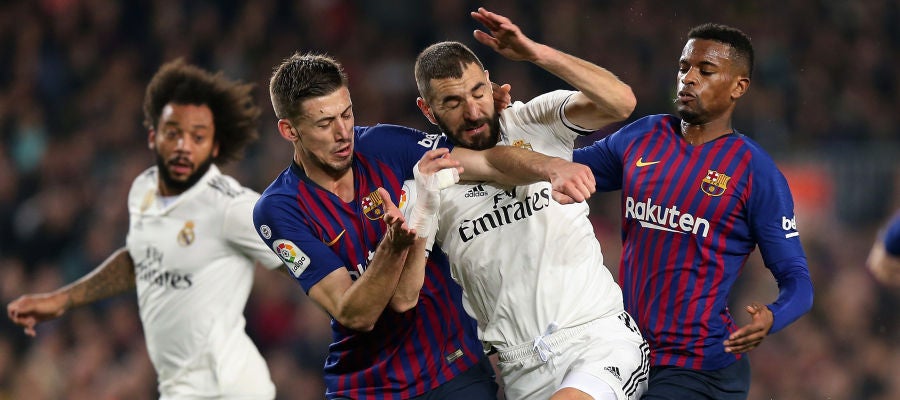 Momento de un Clásico entre Real Madrid y Barcelona Momento de un Clásico entre Real Madrid y Barcelona