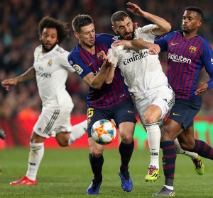 Momento de un Clásico entre Real Madrid y Barcelona Momento de un Clásico entre Real Madrid y Barcelona