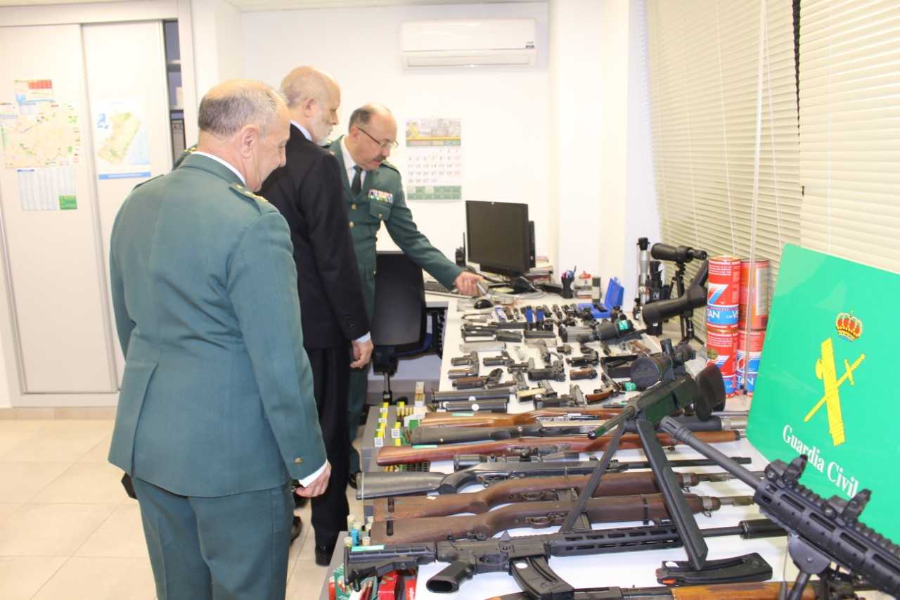 Detenidas dos personas tras desmantelar un taller clandestino en Torreblanca dedicado a la rehabilitación de armas de fuego Detenidas dos personas tras desmantelar un taller clandestino en Torreblanca dedicado a la rehabilitación de armas de fuego