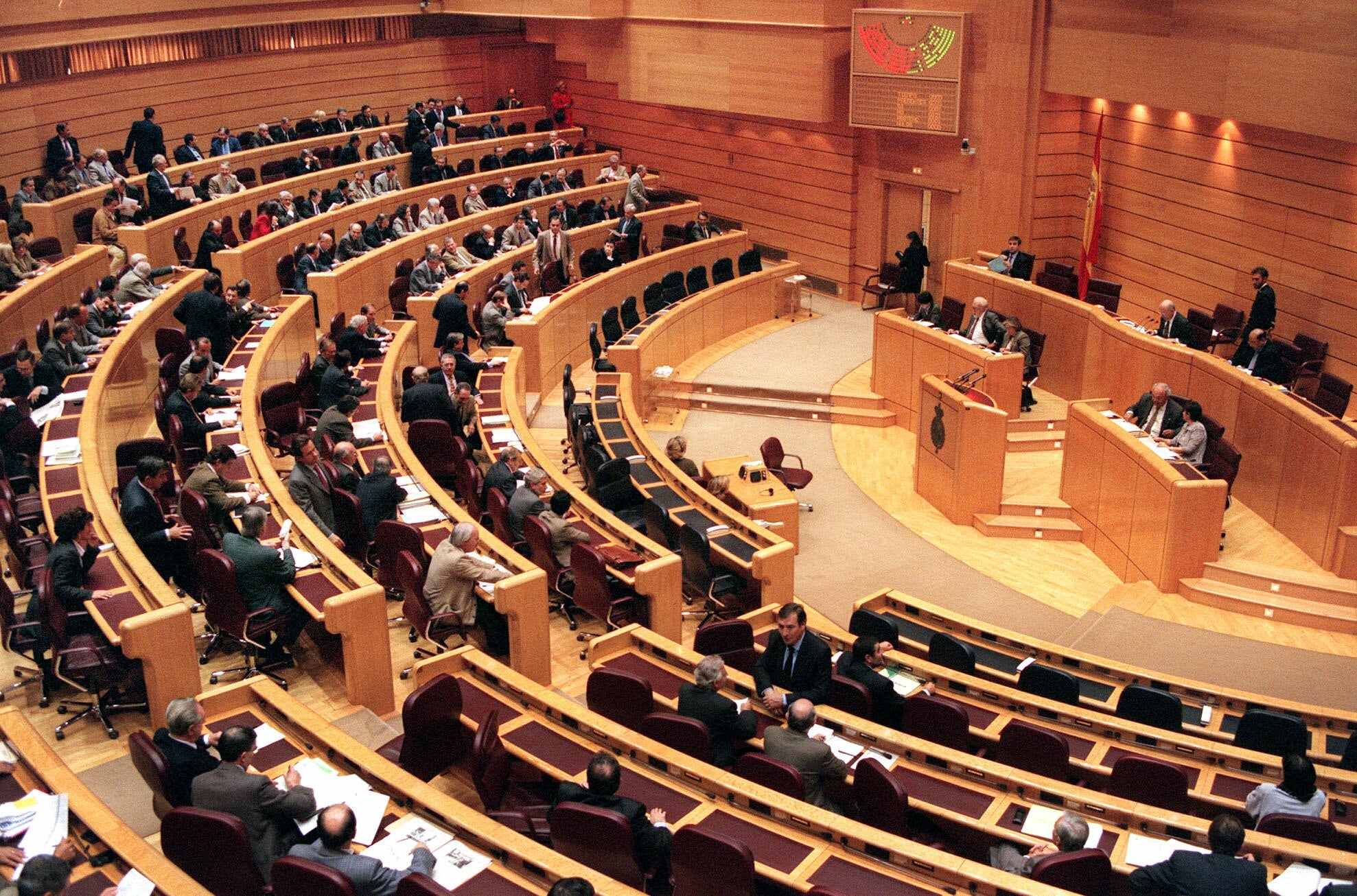 Sólo nueve senadores renuncian a pedir los 8.822 euros de indemnización por el parón electoral Sólo nueve senadores renuncian a pedir los 8.822 euros de indemnización por el parón electoral