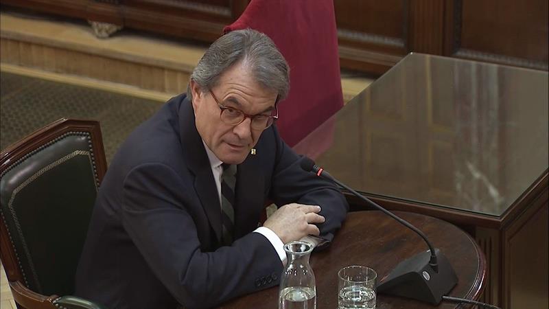 Mas dice que la vinculación de la Generalitat con el 1-O fue menor que la del 9N, cuando él era president Mas dice que la vinculación de la Generalitat con el 1-O fue menor que la del 9N, cuando él era president
