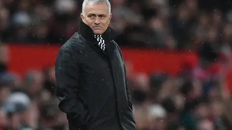 Mourinho en un partido del Manchester United Mourinho en un partido del Manchester United
