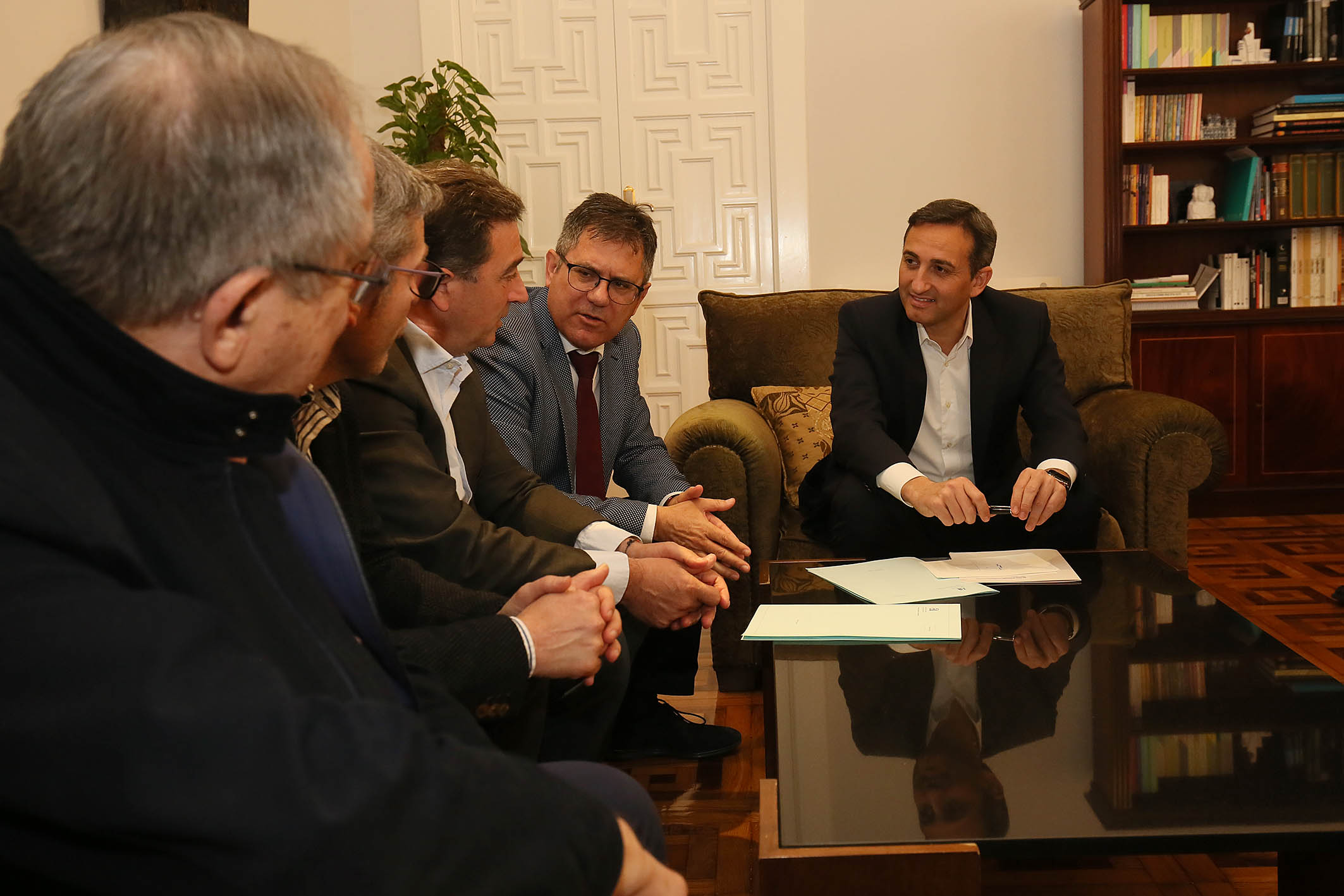 La Diputación de Alicante lanza la primera línea de ayudas a clubes de fútbol masculinos y femeninos de la provincia La Diputación de Alicante lanza la primera línea de ayudas a clubes de fútbol masculinos y femeninos de la provincia