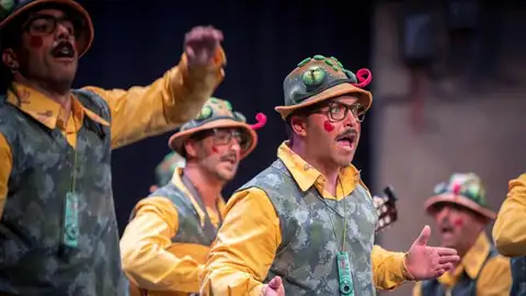 La chirigota "Los morosos" durante la semifinal del Concurso Oficial de Agrupaciones Carnavalescas (COAC) La chirigota "Los morosos" durante la semifinal del Concurso Oficial de Agrupaciones Carnavalescas (COAC)