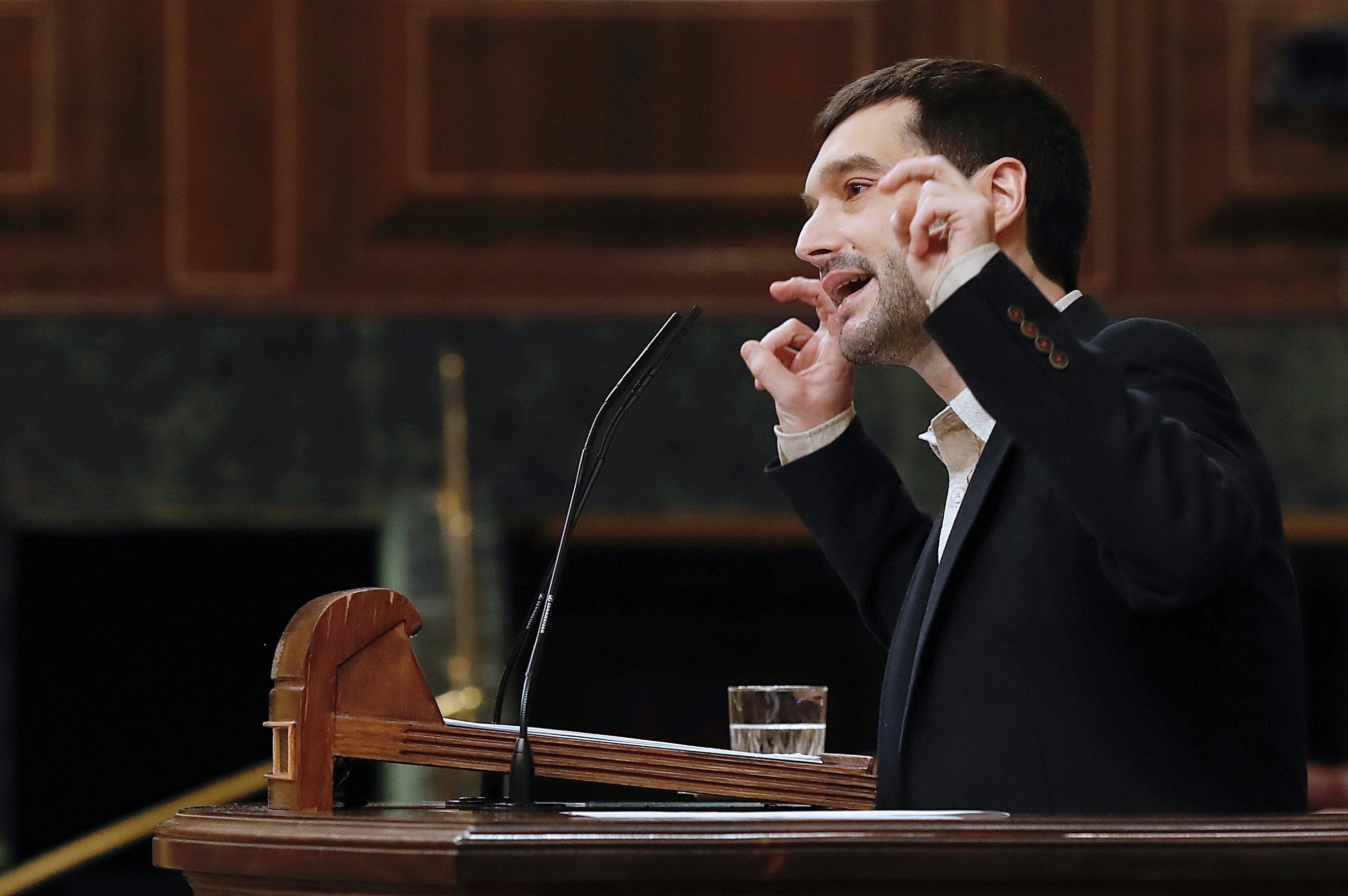 El diputado Pablo Bustinduy renuncia a ser candidato de Podemos en las europeas El diputado Pablo Bustinduy renuncia a ser candidato de Podemos en las europeas