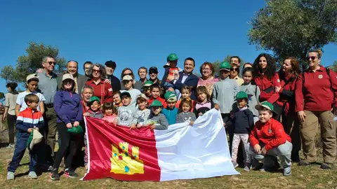 Autoridades y escolares han asistido a la suelta de un lince en Cabañeros Autoridades y escolares han asistido a la suelta de un lince en Cabañeros