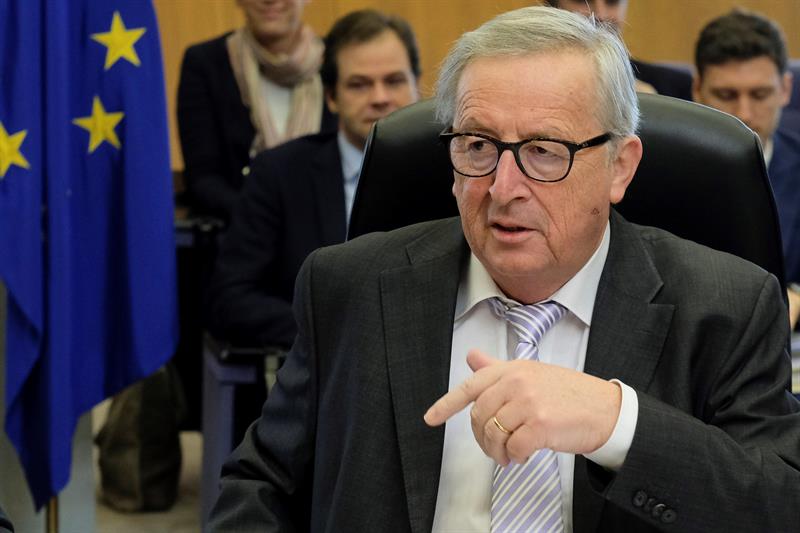 La Comisión Europea avisa a España de su elevada deuda, el desempleo y la temporalidad La Comisión Europea avisa a España de su elevada deuda, el desempleo y la temporalidad