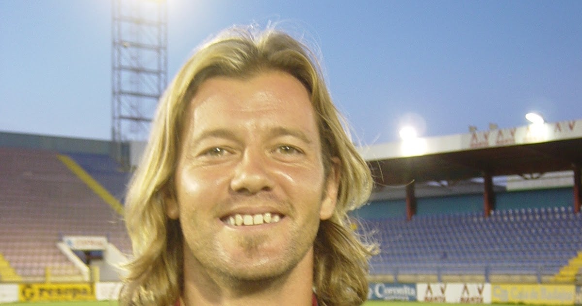 Carlos Fernández se VUELVE a lesionar y Manu Mosquera VUELVE al Extremadura Carlos Fernández se VUELVE a lesionar y Manu Mosquera VUELVE al Extremadura