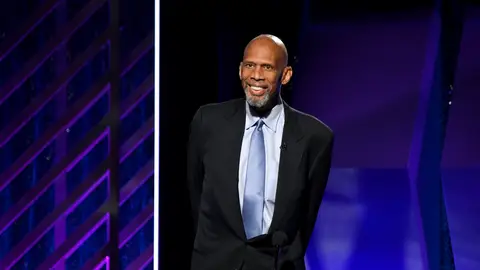 El exjugador de la NBA Kareem Abdul-Jabbar El exjugador de la NBA Kareem Abdul-Jabbar