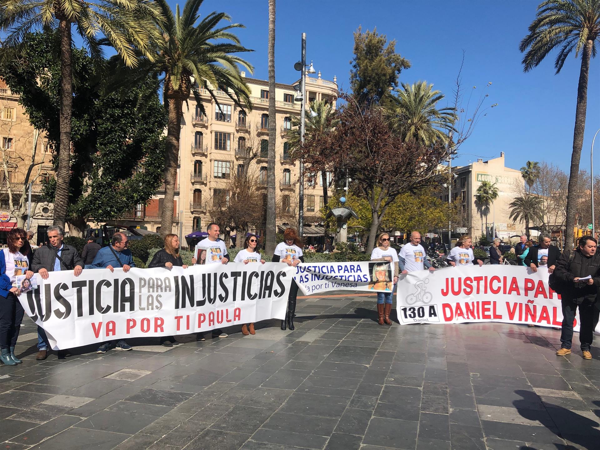 Familiares de víctimas de atropellos piden implantar alcoholímetros en coches Familiares de víctimas de atropellos piden implantar alcoholímetros en coches