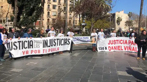 Familiares de víctimas de accidentes de tráfico Familiares de víctimas de accidentes de tráfico