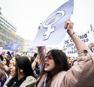 Un grupo de mujeres durante una concentración por el 8M en la Puerta del Sol Un grupo de mujeres durante una concentración por el 8M en la Puerta del Sol