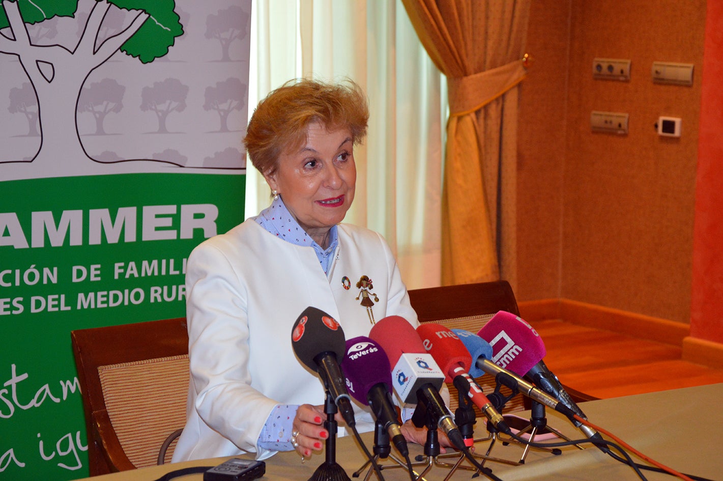 Quintanilla pide que nadie aproveche el 8M para "enfrentar a hombres y mujeres" Quintanilla pide que nadie aproveche el 8M para "enfrentar a hombres y mujeres"