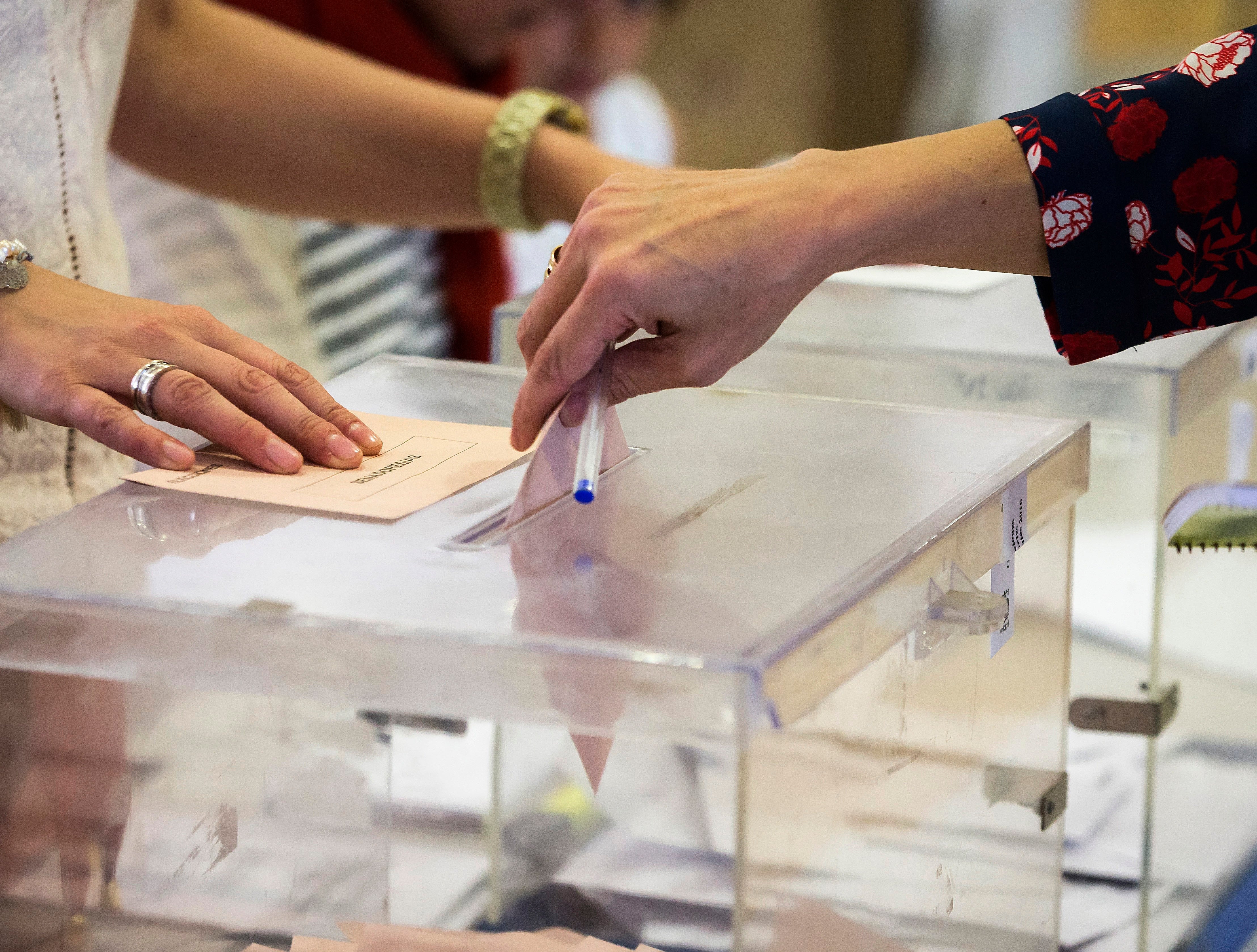 Voto en blanco, nulo o abstención, ¿en qué se diferencian y a quién beneficia cada uno? Voto en blanco, nulo o abstención, ¿en qué se diferencian y a quién beneficia cada uno?
